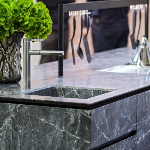 black-grey-marble-countertop